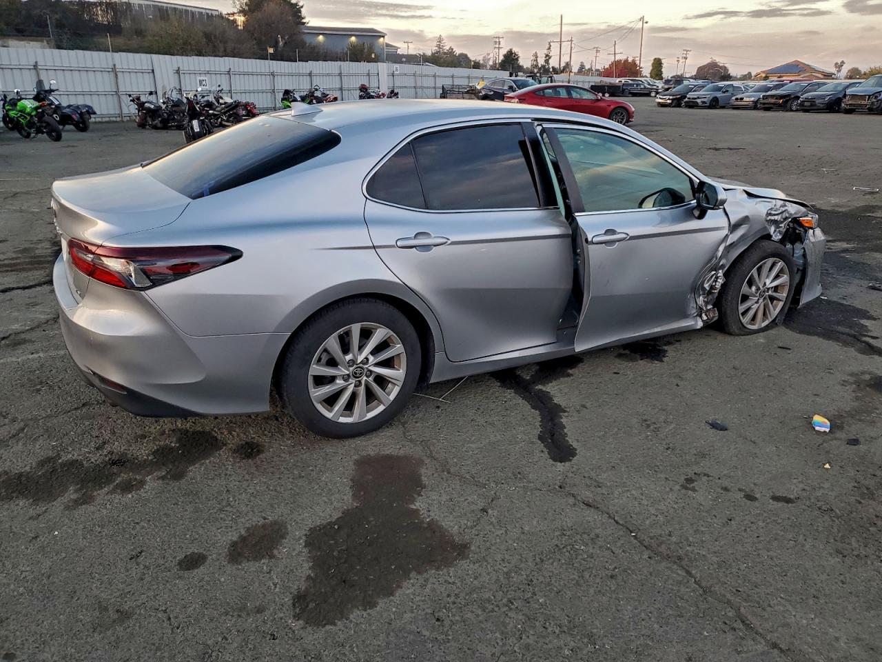 2024 TOYOTA CAMRY LE photo 5