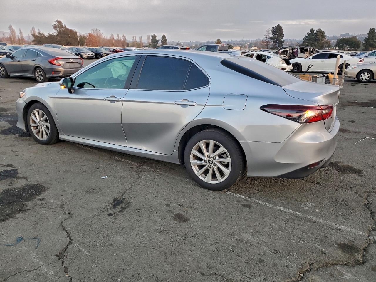 2024 TOYOTA CAMRY LE photo 3