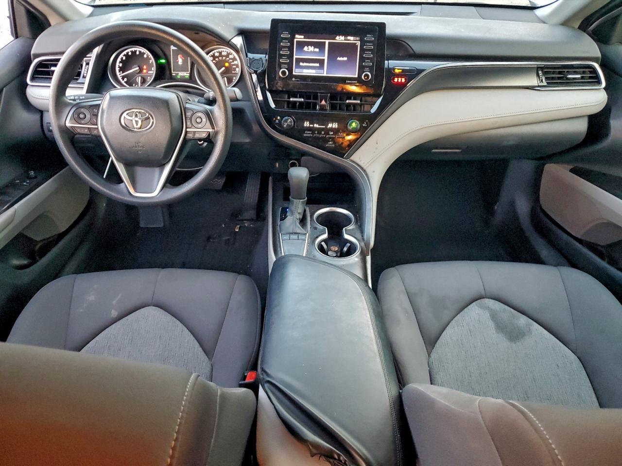 2024 TOYOTA CAMRY LE photo 15