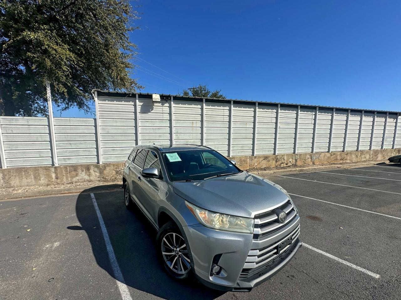 2018 TOYOTA HIGHLANDER SE — MINOR DENT/SCRATCHES damage — photo 1
