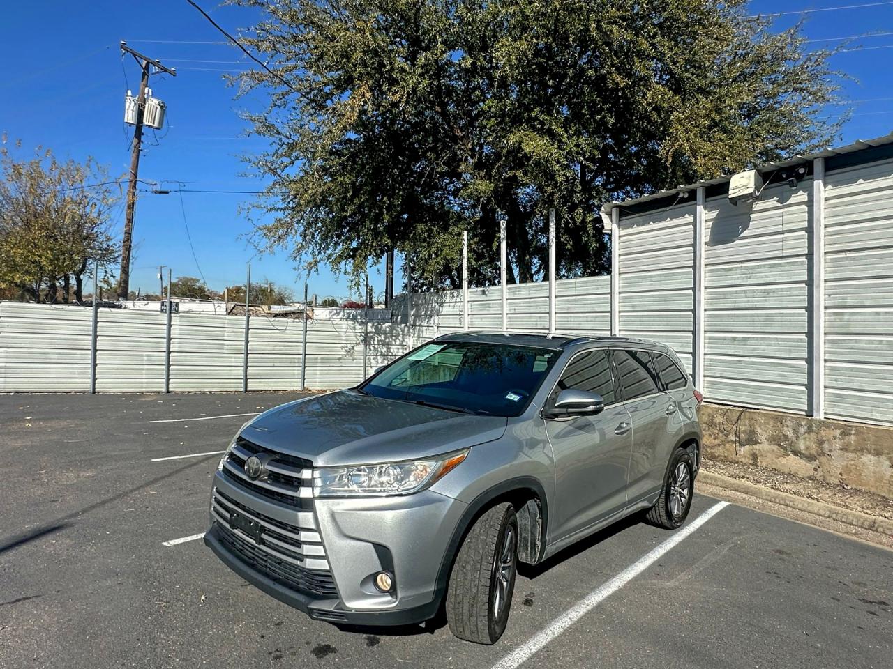 2018 TOYOTA HIGHLANDER SE photo 3