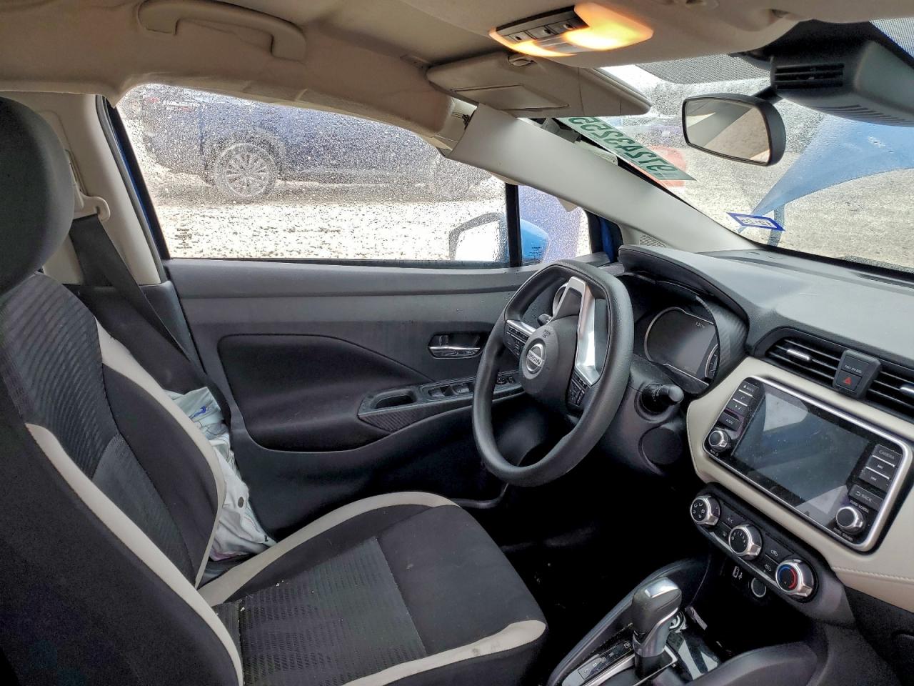 2021 NISSAN VERSA SV photo 25