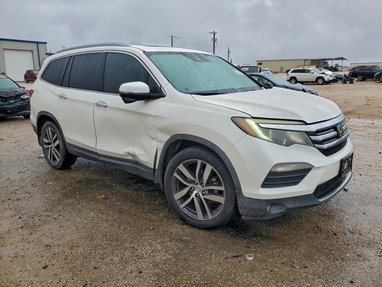 2016 HONDA PILOT TOURING photo 10