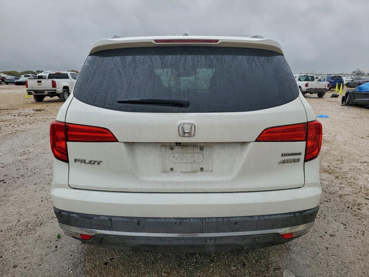 2016 HONDA PILOT TOURING photo 16