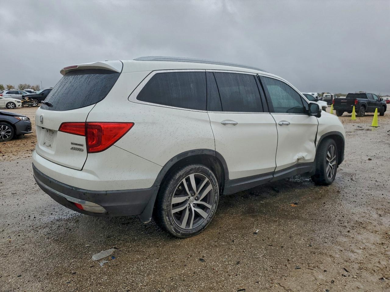 2016 HONDA PILOT TOURING photo 7