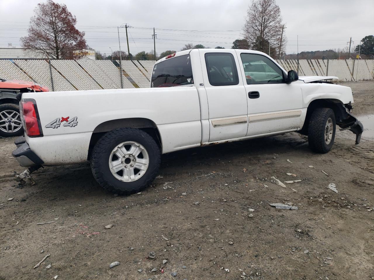 2005 CHEVROLET SILVERADO K1500 photo 3