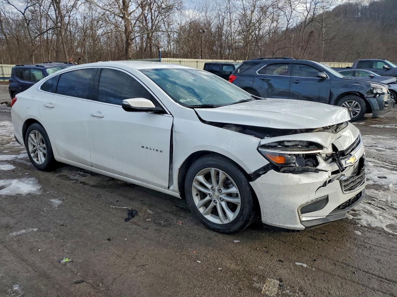2016 CHEVROLET MALIBU LT photo 4