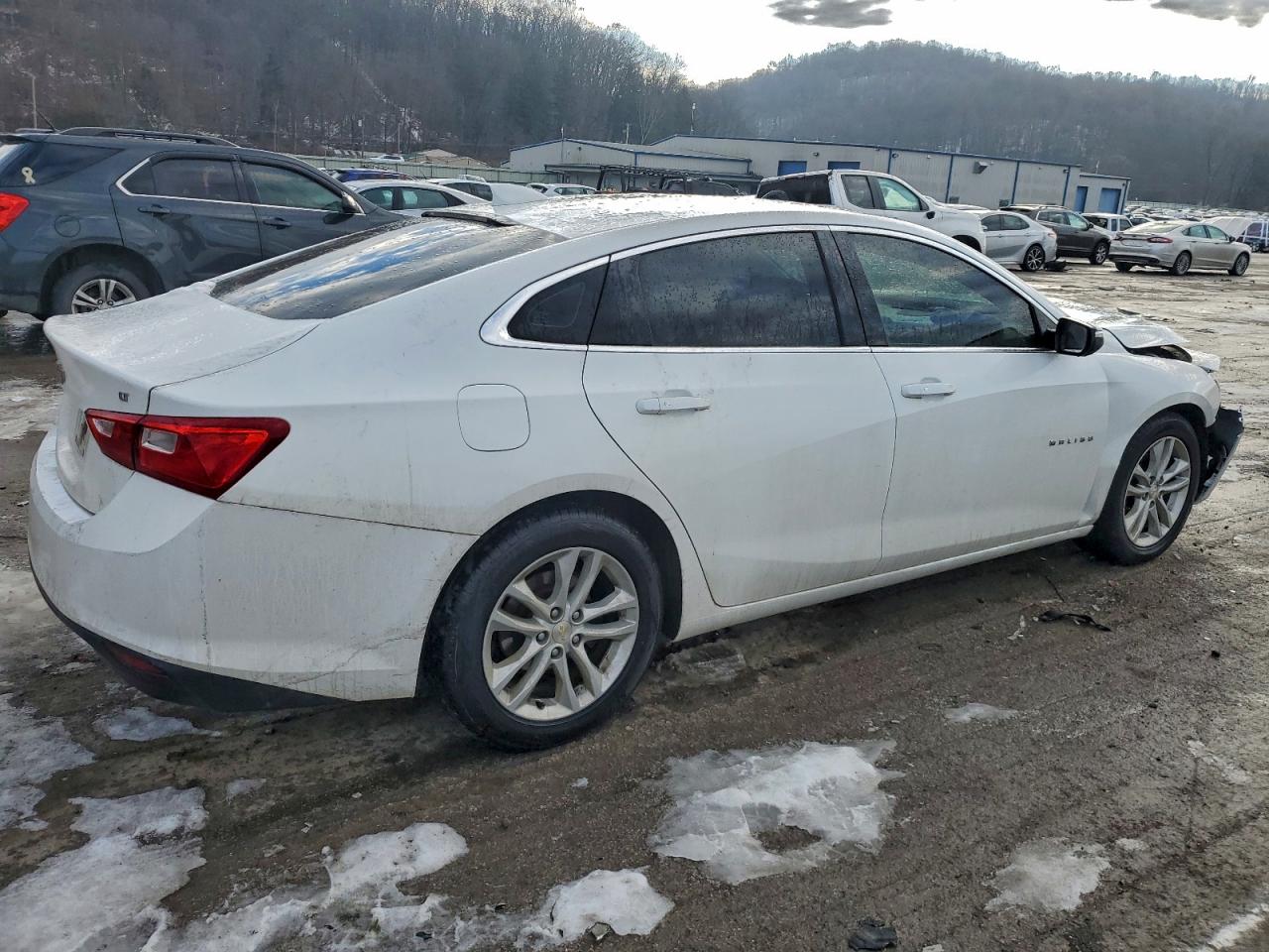 2016 CHEVROLET MALIBU LT photo 3