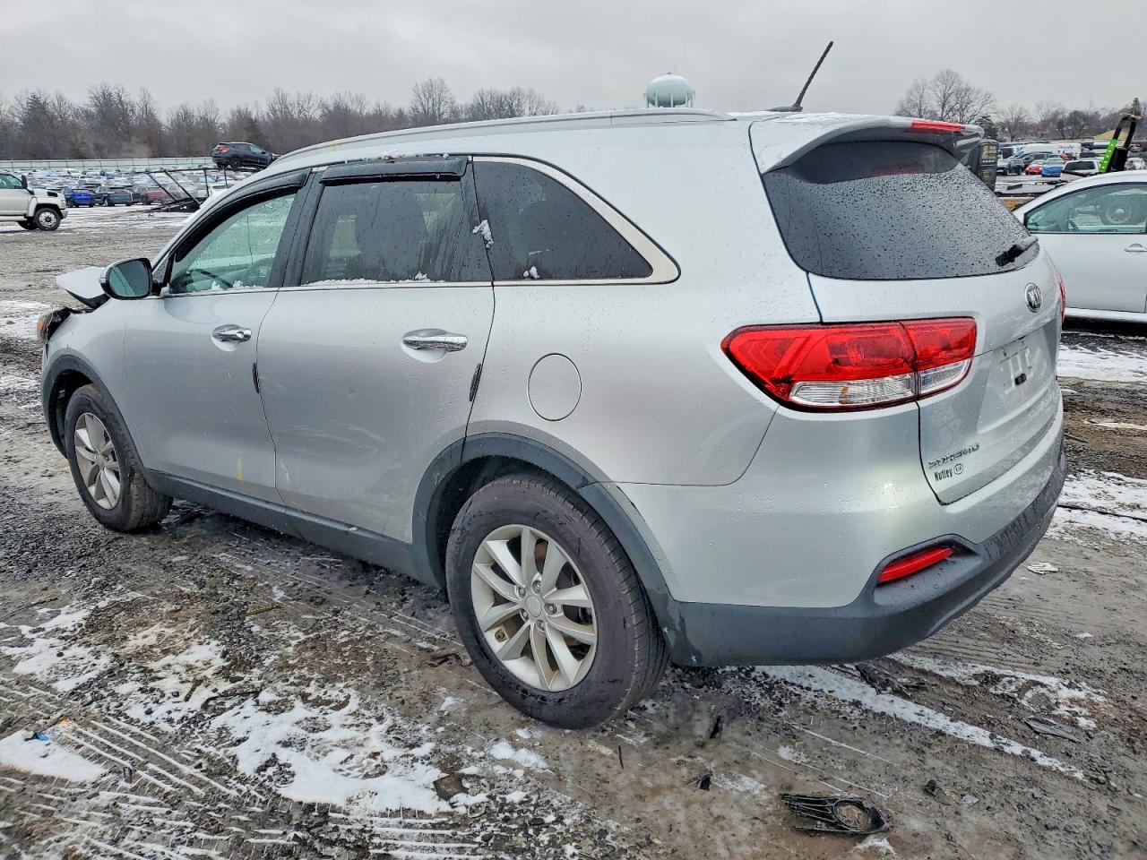 2017 KIA SORENTO LX photo 2