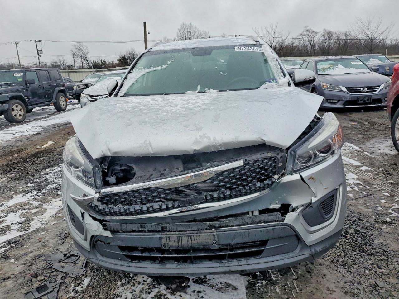 2017 KIA SORENTO LX photo 5