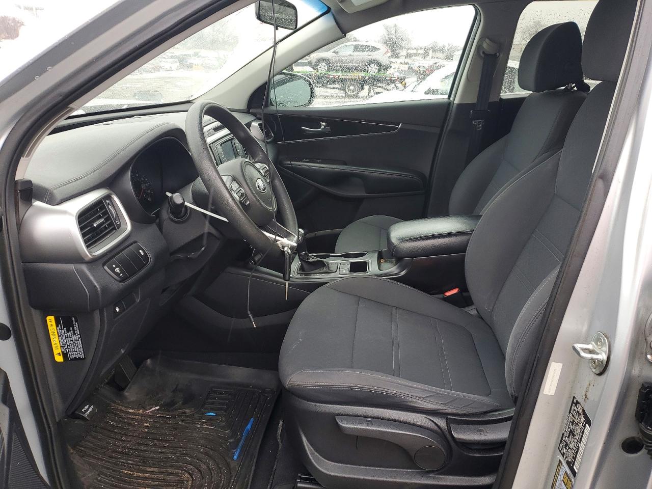 2017 KIA SORENTO LX photo 7