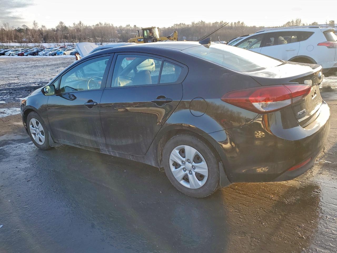 2017 KIA FORTE LX photo 4