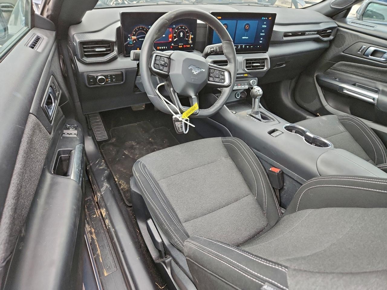 2025 FORD MUSTANG photo 22