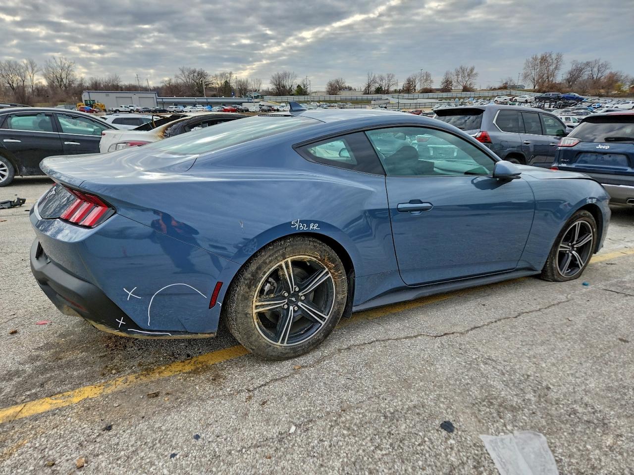 2025 FORD MUSTANG photo 7