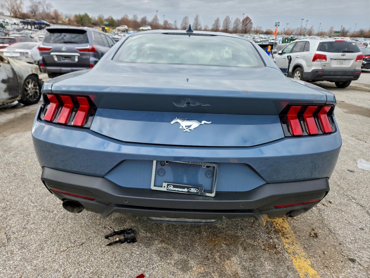 2025 FORD MUSTANG photo 16