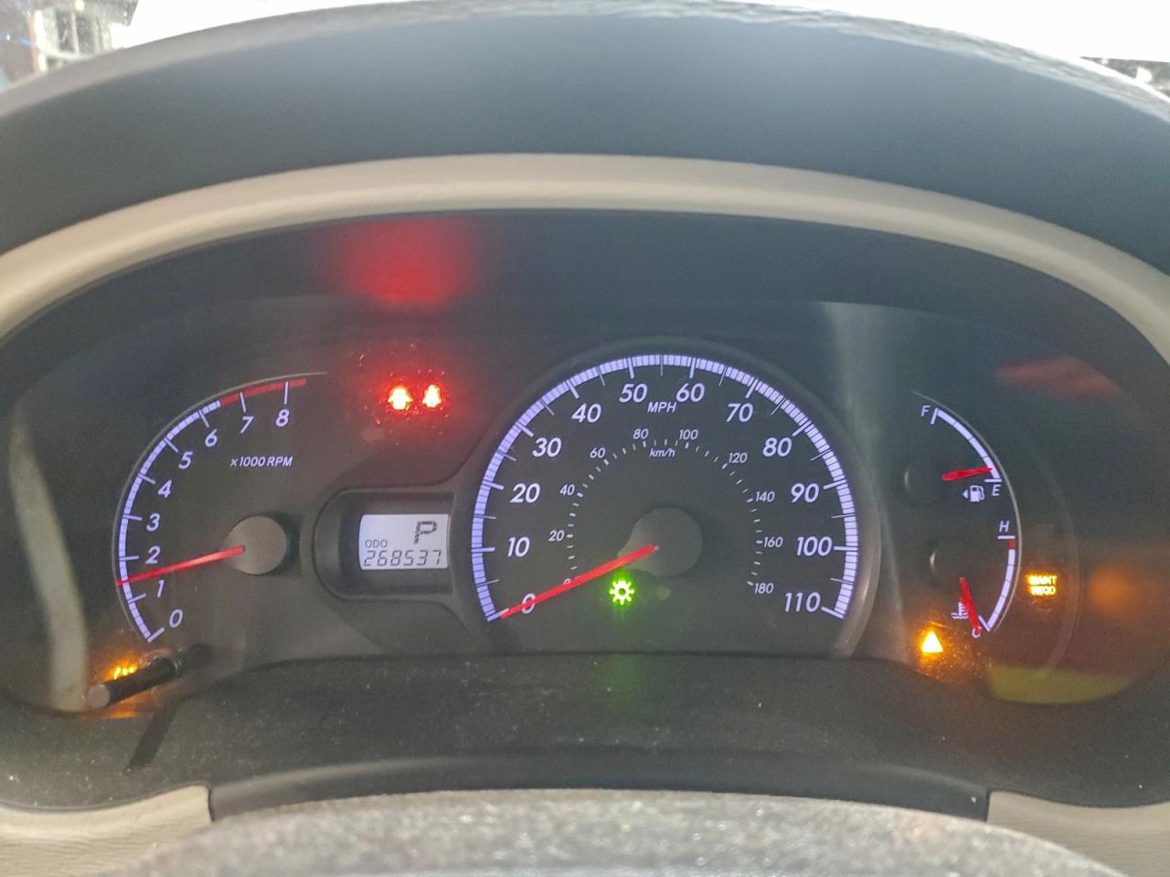 2014 TOYOTA SIENNA LE photo 17