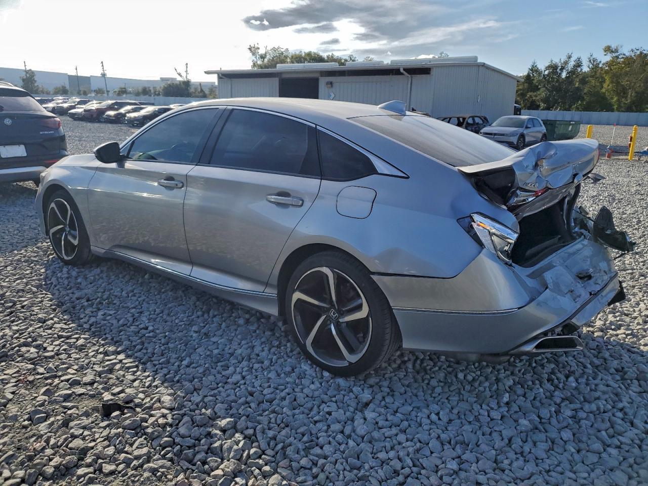 2018 HONDA ACCORD EXL photo 3