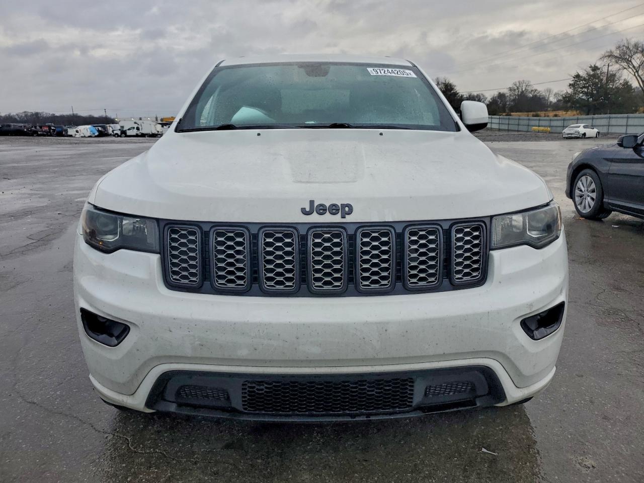 2018 JEEP GRAND CHEROKEE LAREDO photo 9
