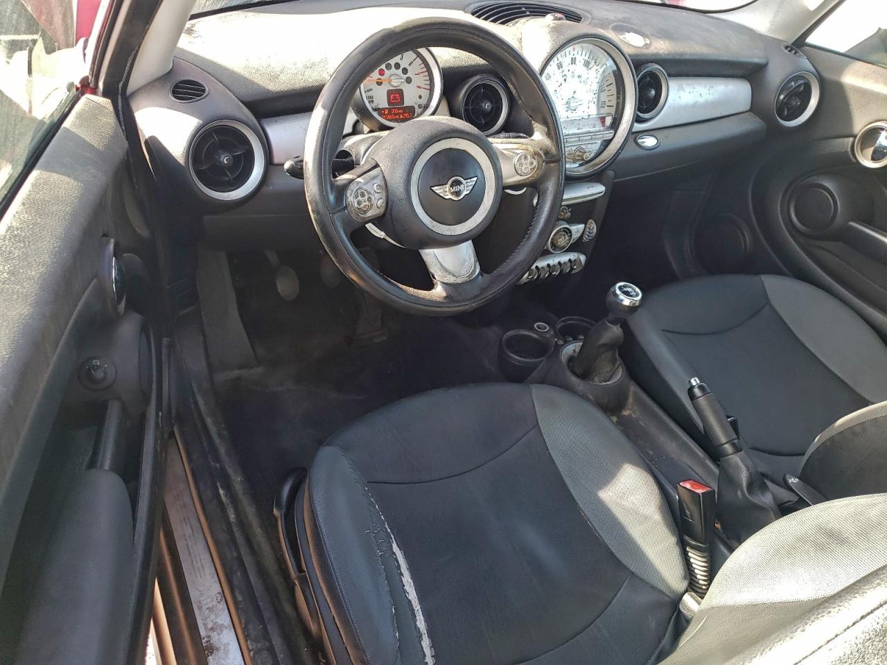 2010 MINI COOPER photo 15