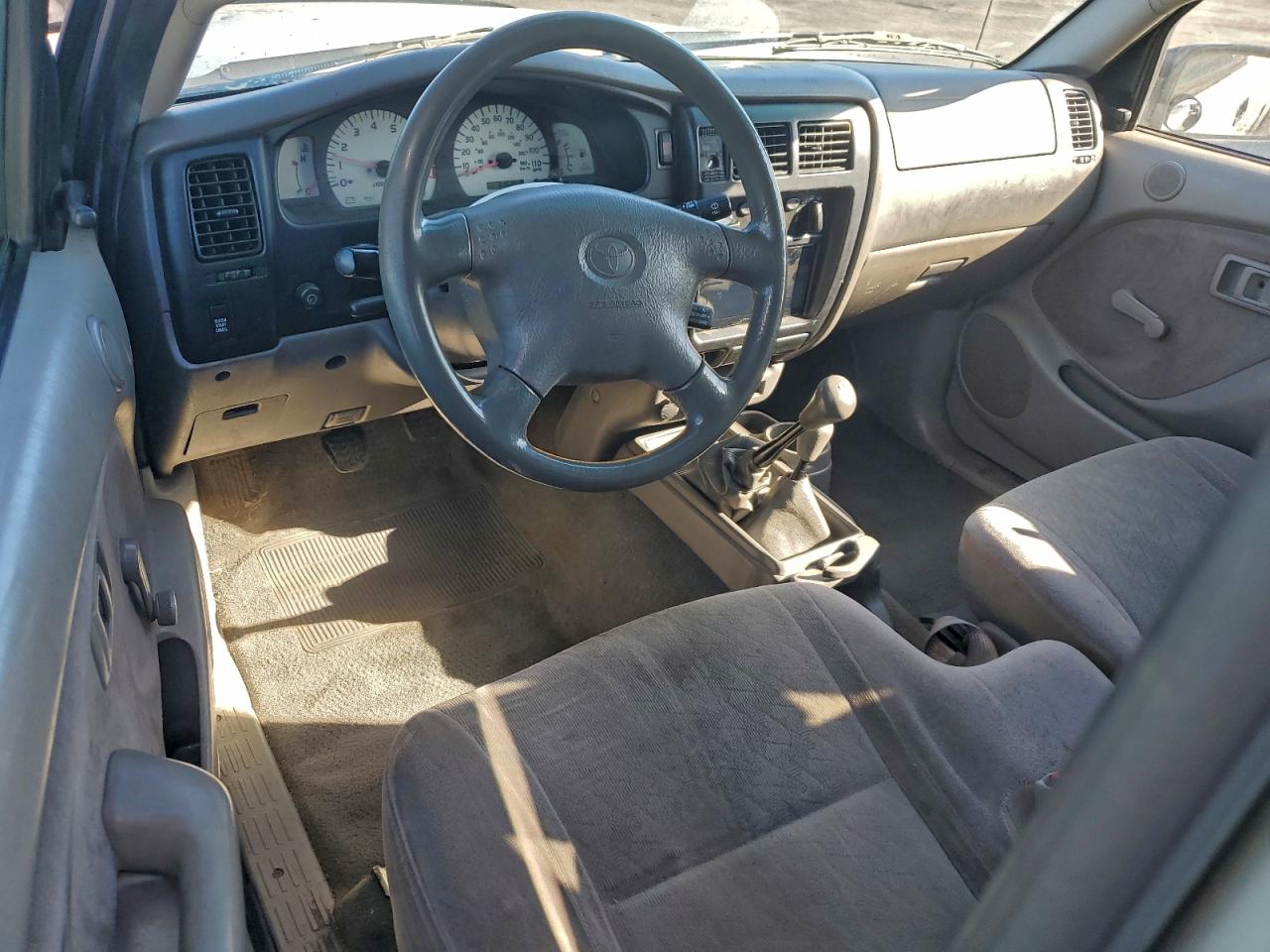 2004 TOYOTA TACOMA V6 photo 15