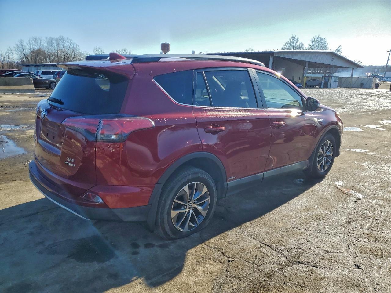 2018 TOYOTA RAV4 HV LE photo 7