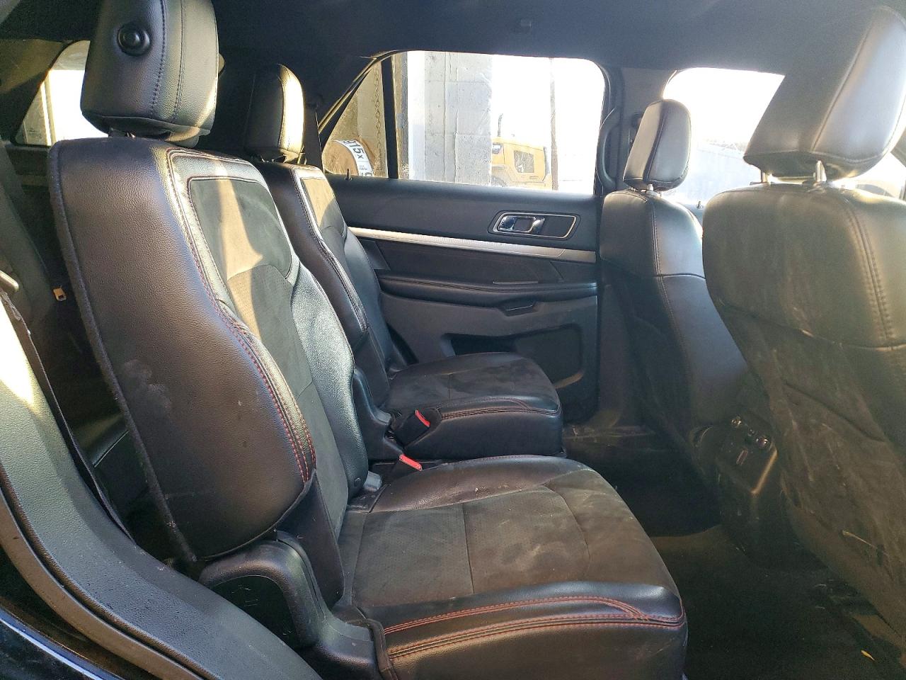 2018 FORD EXPLORER XLT photo 11
