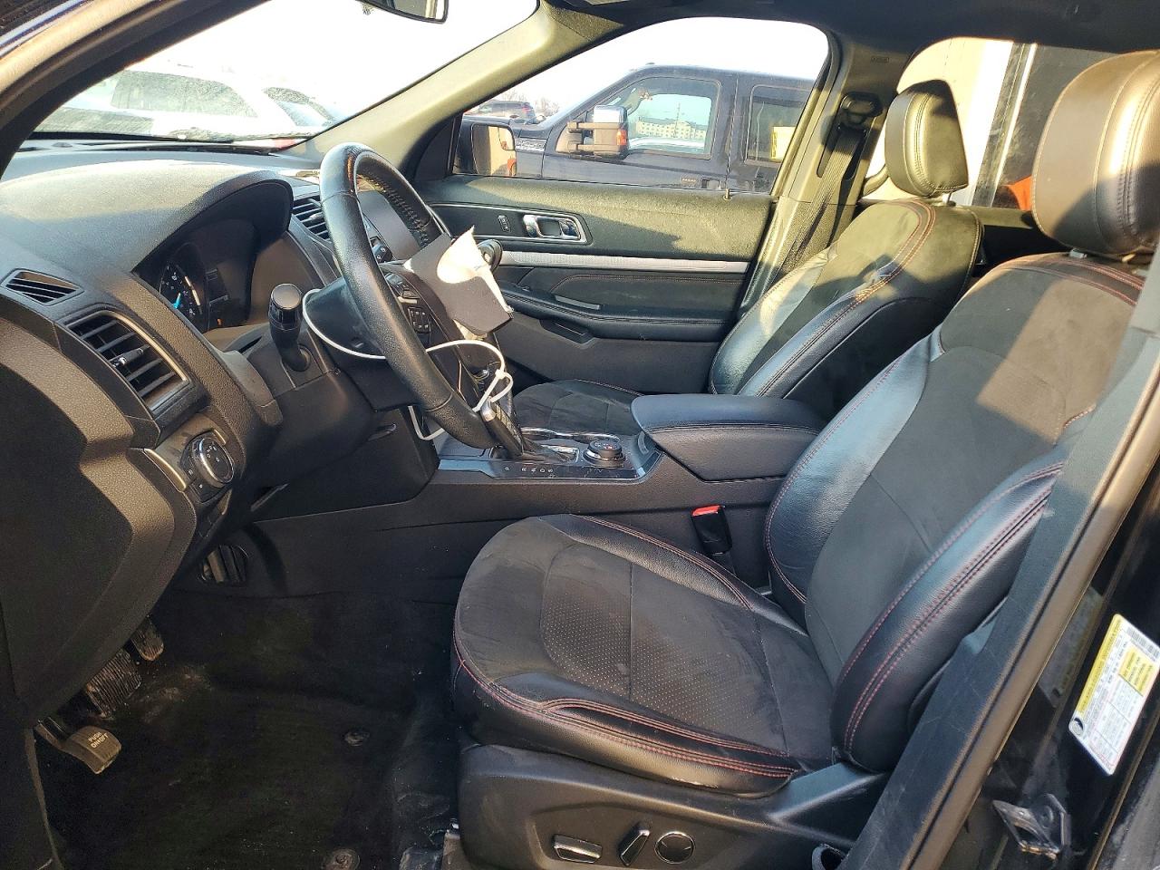 2018 FORD EXPLORER XLT photo 7