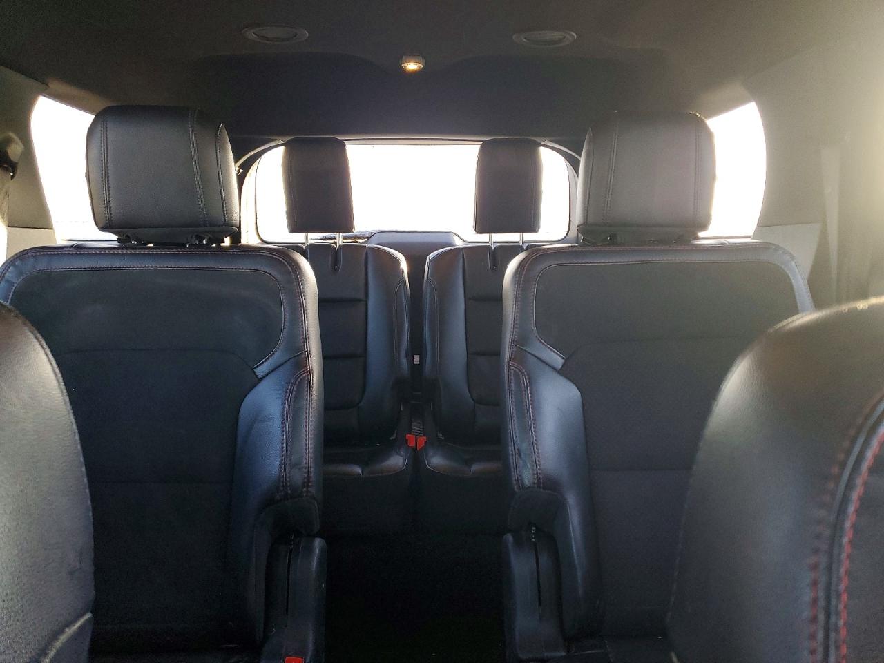 2018 FORD EXPLORER XLT photo 10