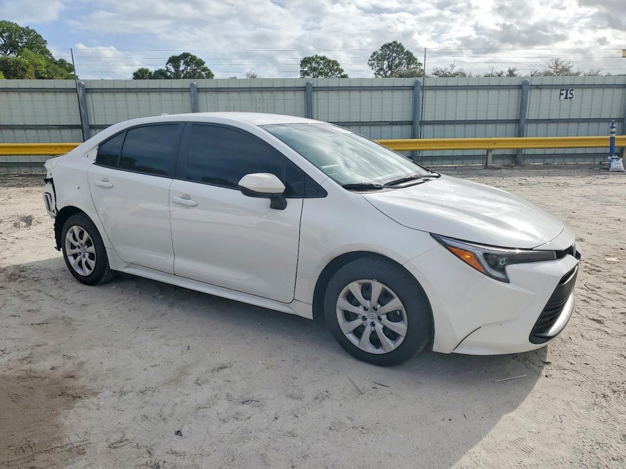 2025 TOYOTA COROLLA LE photo 7