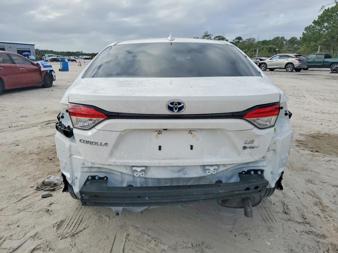 2025 TOYOTA COROLLA LE photo 11