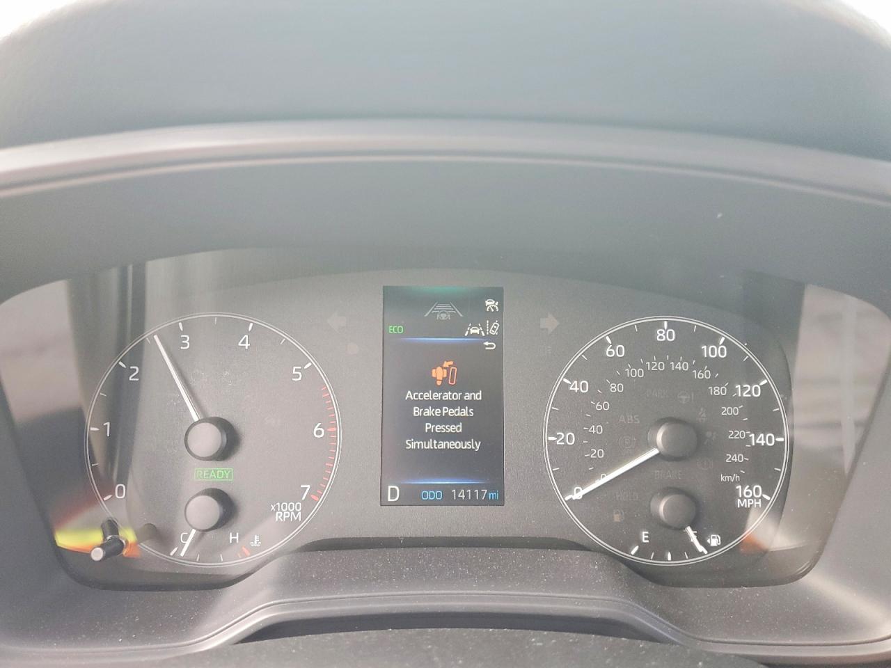 2025 TOYOTA COROLLA LE photo 17