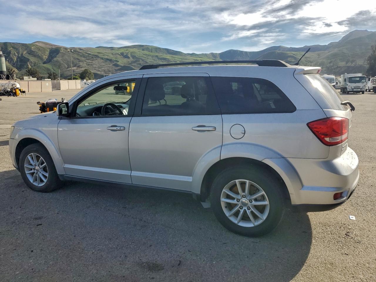 2014 DODGE JOURNEY SXT photo 3
