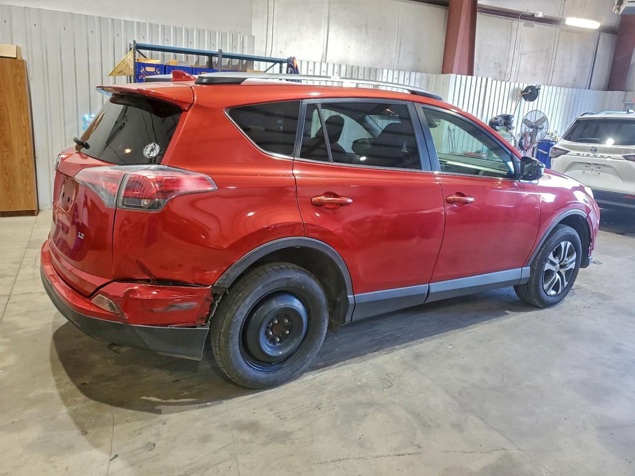 2017 TOYOTA RAV4 LE photo 5