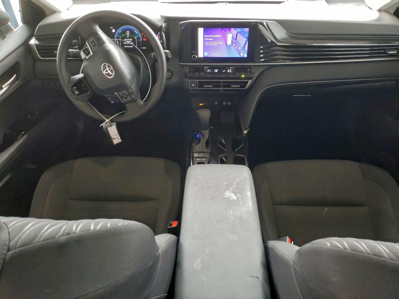 2025 TOYOTA CAMRY XSE photo 8