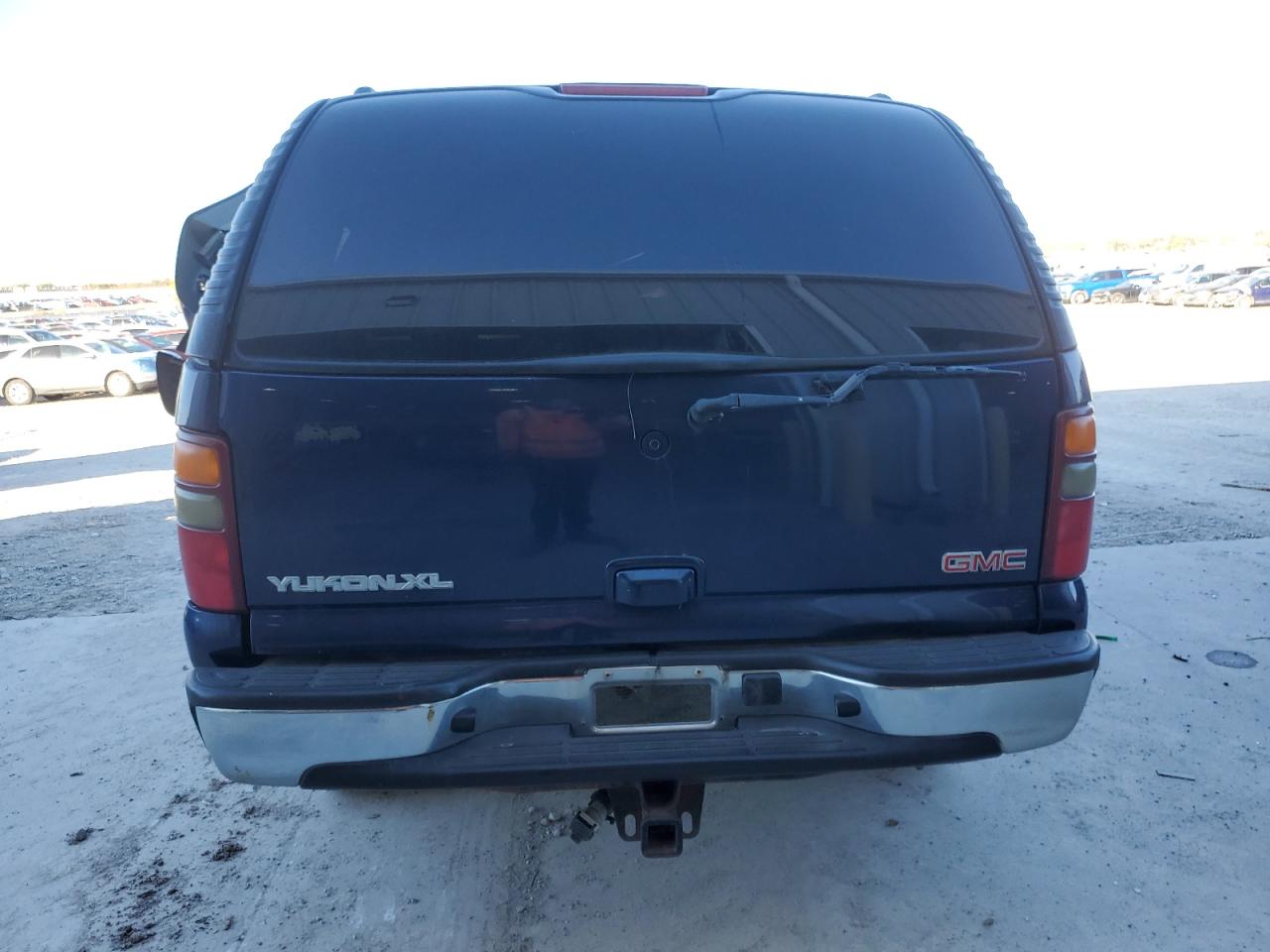 2003 GMC YUKON XL C1500 photo 6