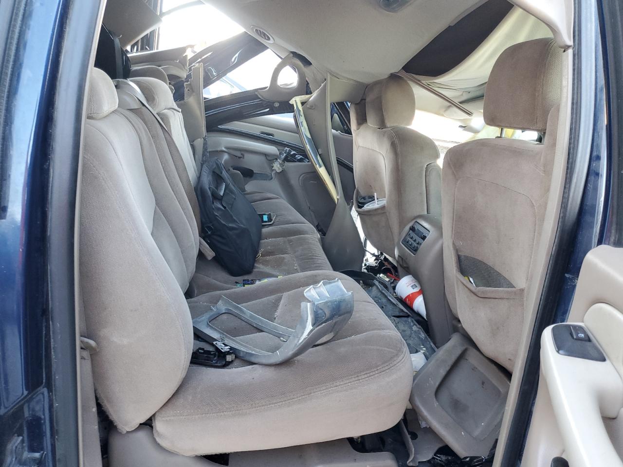 2003 GMC YUKON XL C1500 photo 11