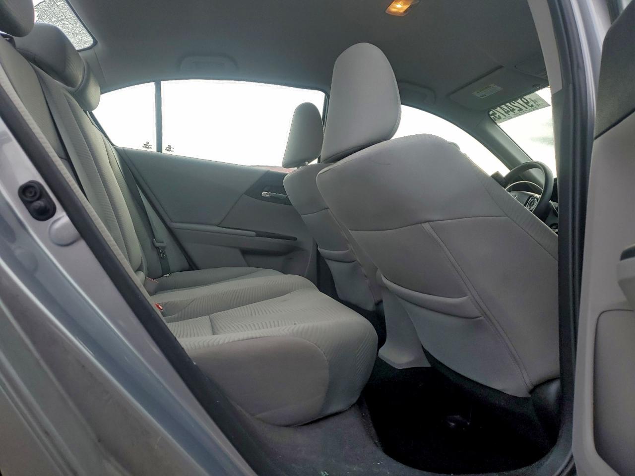 2017 HONDA ACCORD LX photo 19