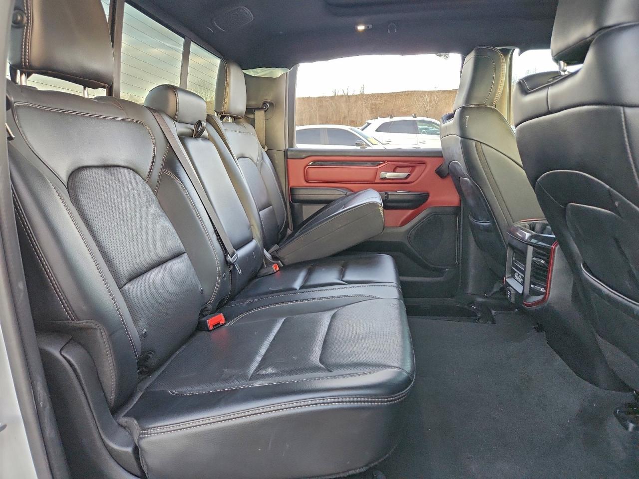 2019 RAM 1500 REBEL photo 37