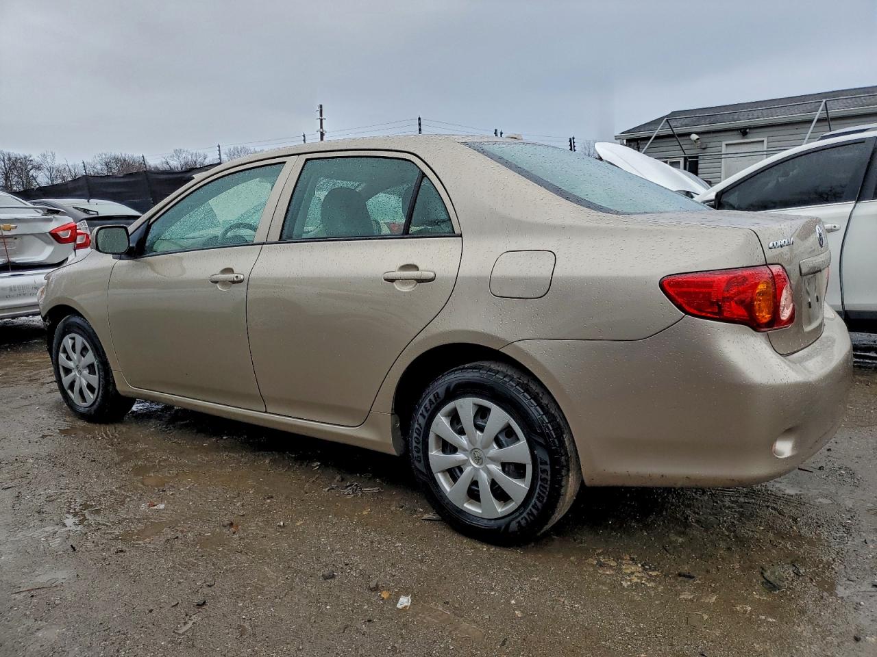 2010 TOYOTA COROLLA BASE photo 4