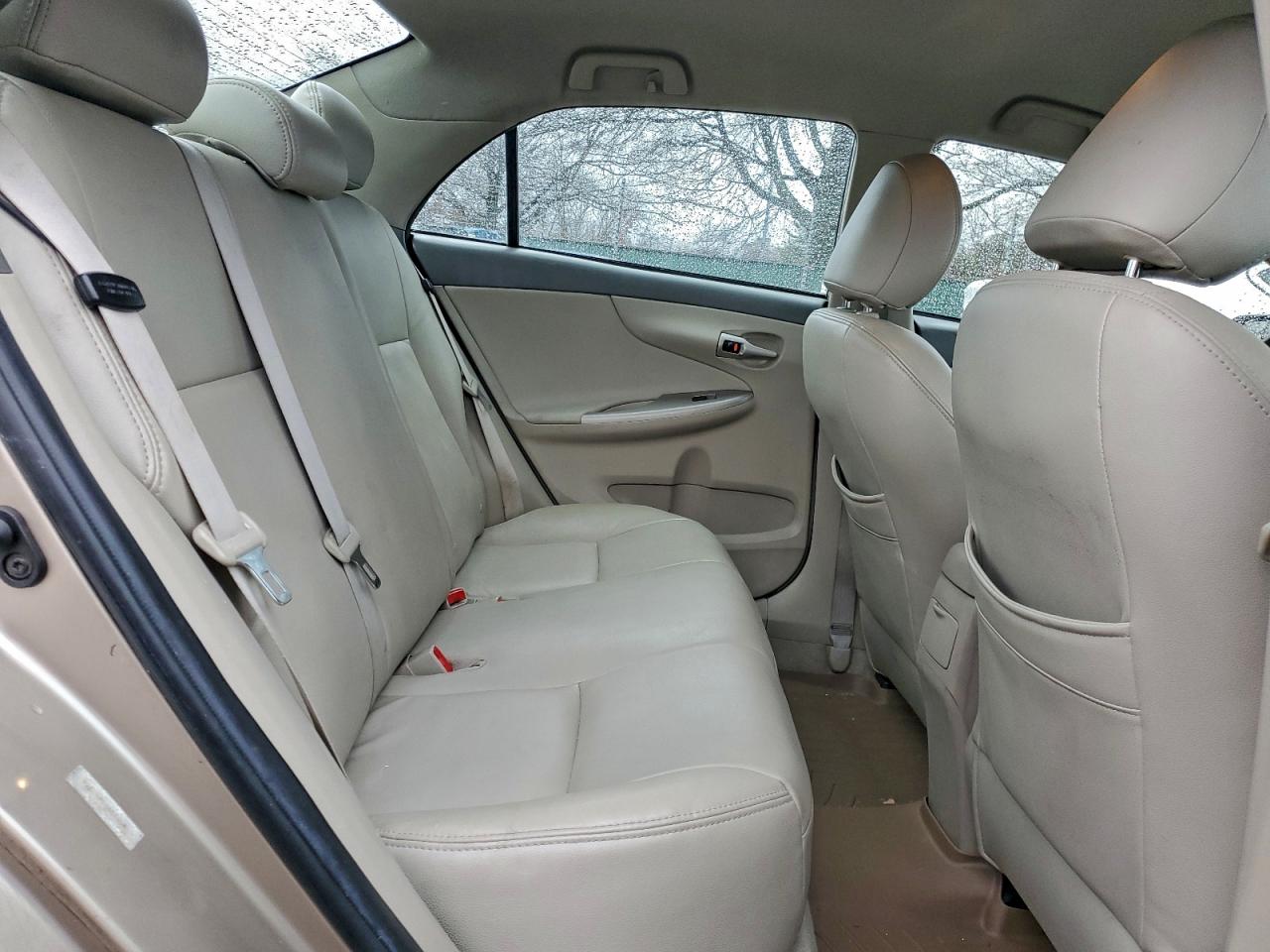 2010 TOYOTA COROLLA BASE photo 28