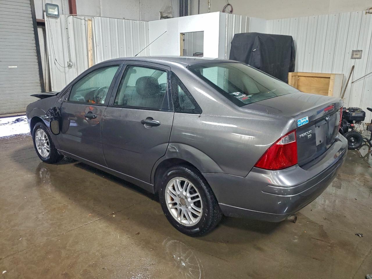 2007 FORD FOCUS ZX4 photo 4