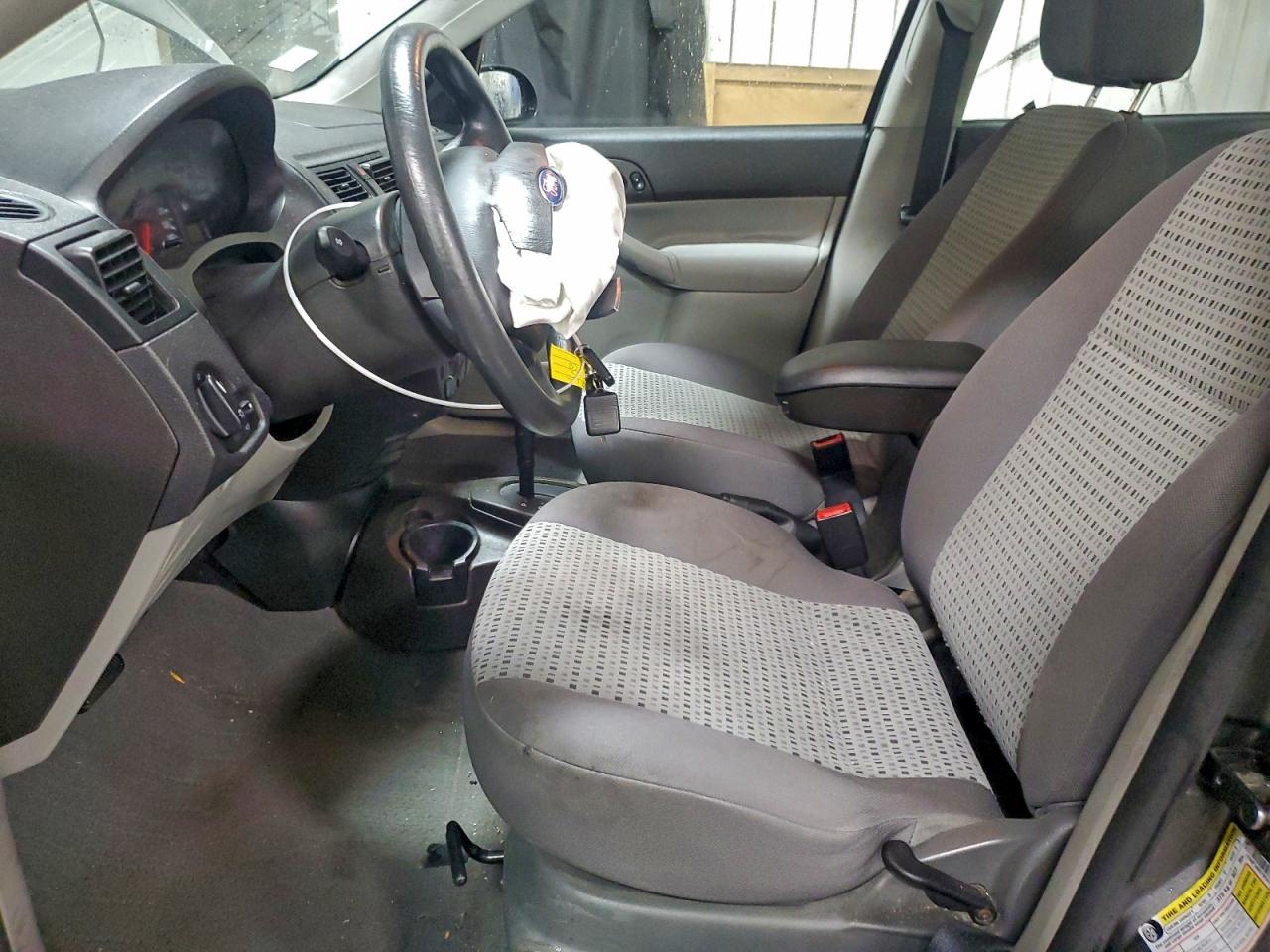2007 FORD FOCUS ZX4 photo 19