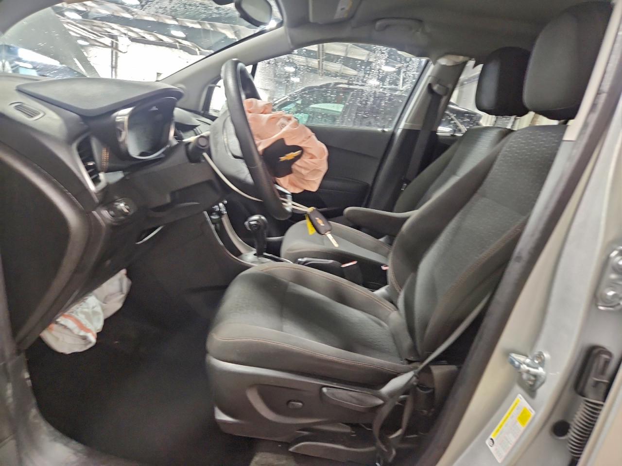 2020 CHEVROLET TRAX LS photo 7