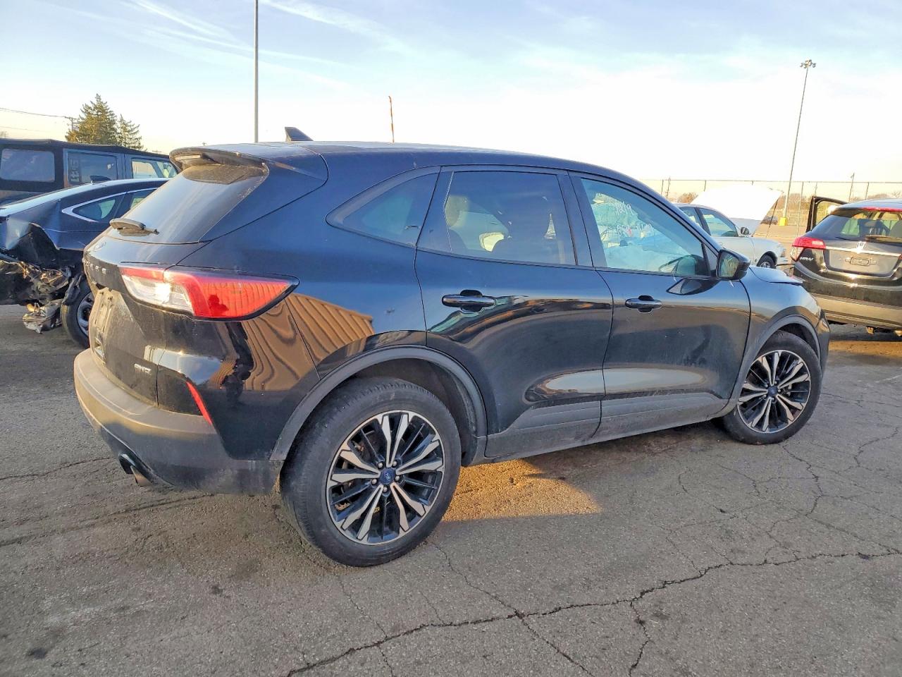 2022 FORD ESCAPE SE photo 3
