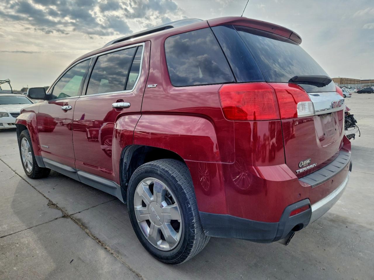 2011 GMC TERRAIN SLT photo 3
