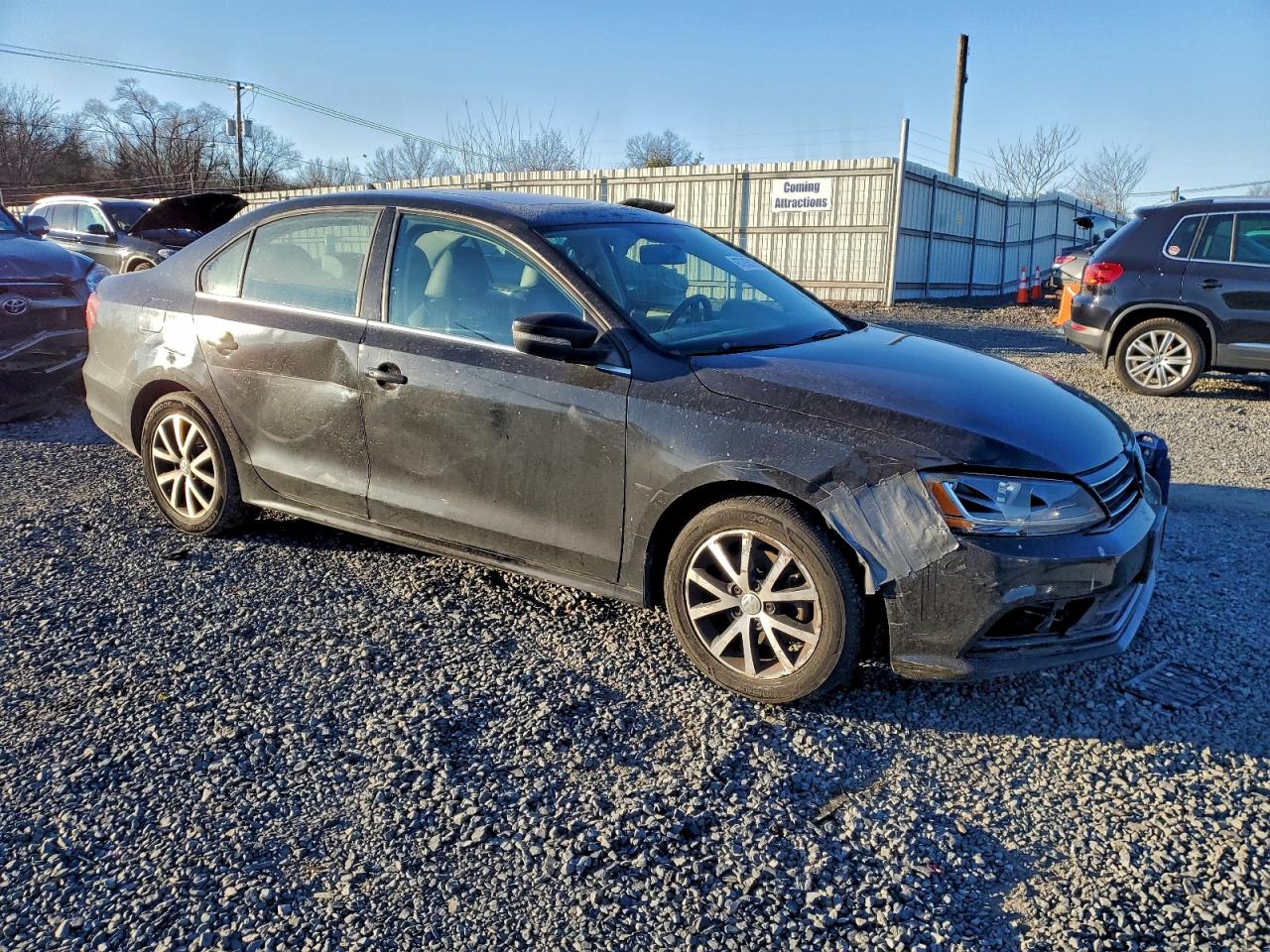2017 VOLKSWAGEN JETTA SE photo 4