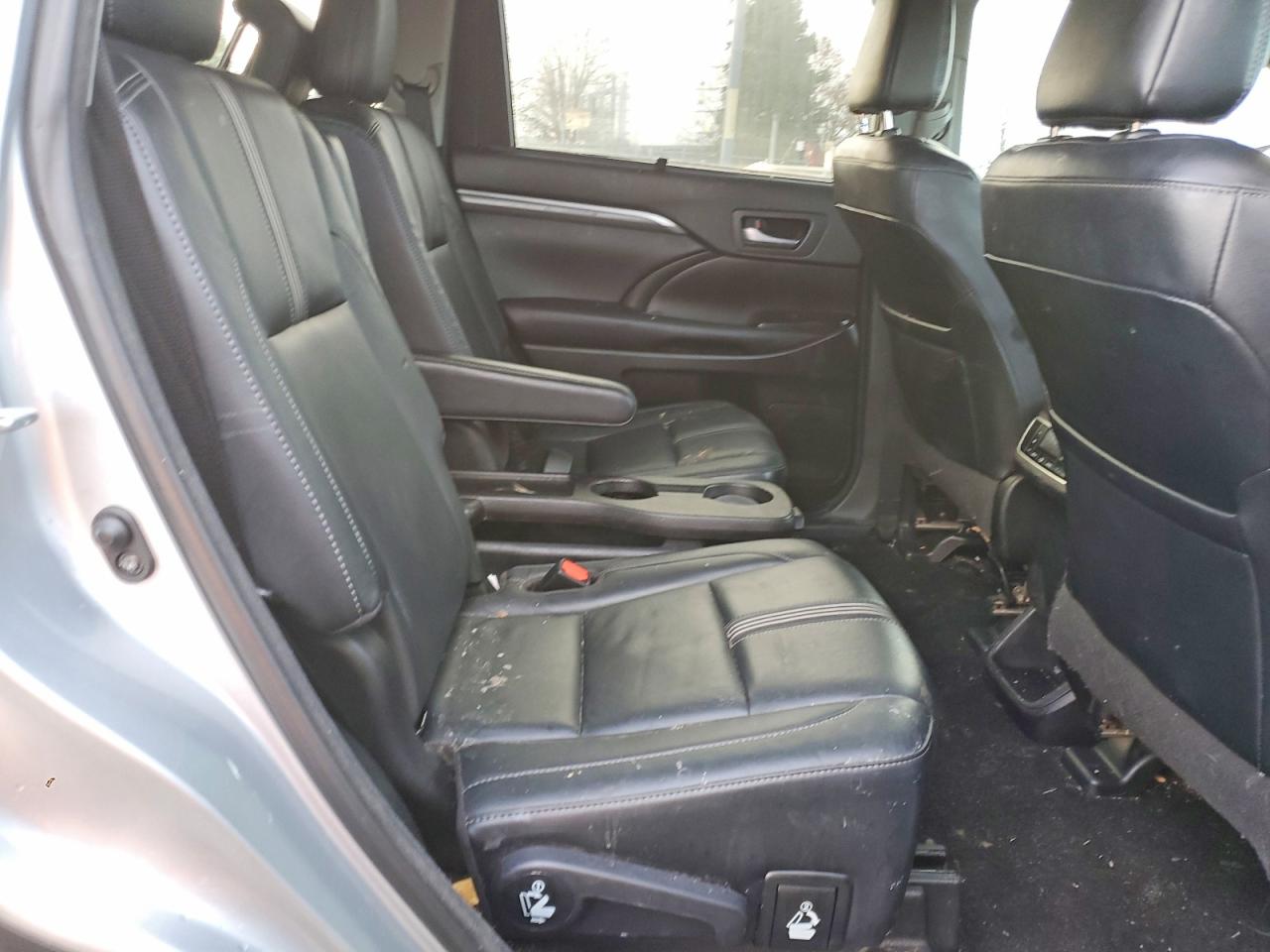 2018 TOYOTA HIGHLANDER SE photo 21