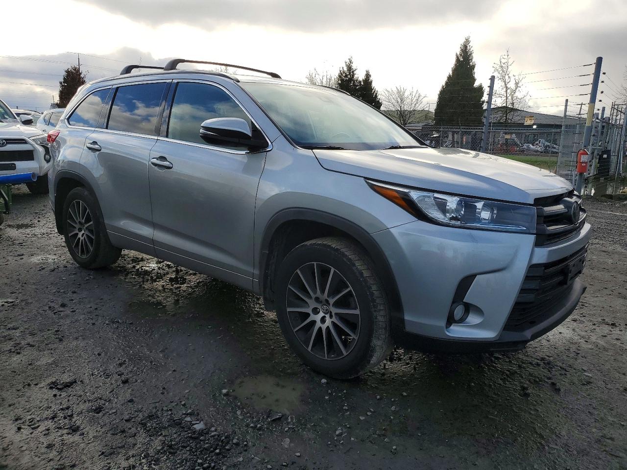 2018 TOYOTA HIGHLANDER SE photo 7