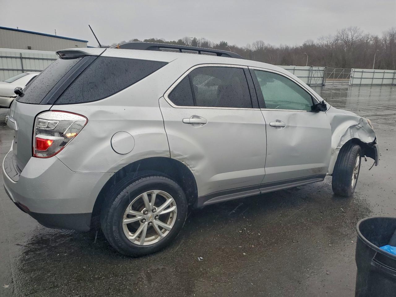 2017 CHEVROLET EQUINOX LT photo 5