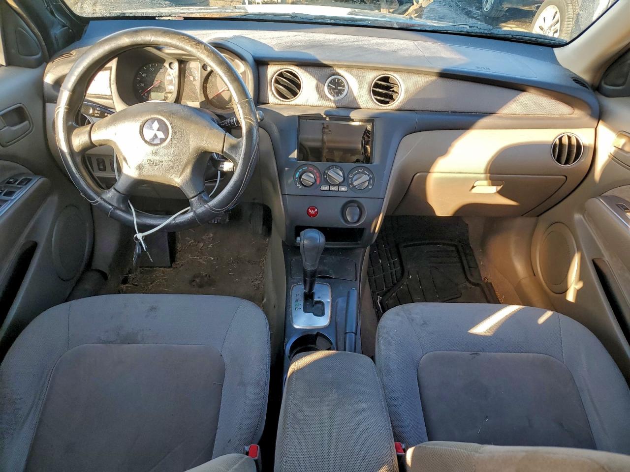 2003 MITSUBISHI OUTLANDER LS photo 15
